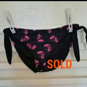 Skull bikini bottom